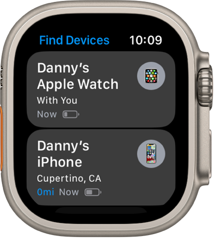 Programoje „Find Devices“ rodomi du įrenginiai: „Apple Watch“ ir „iPhone“.