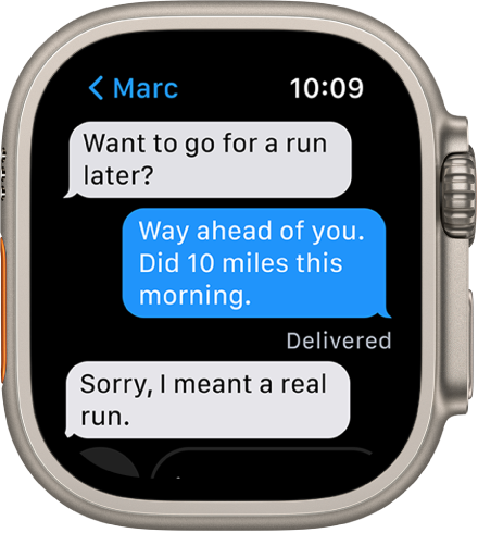 Apple Watch Ultra lietotnes Messages ekrānā redzama sarakste.