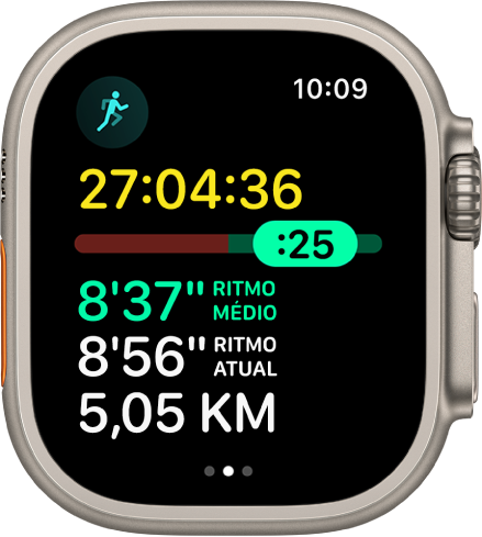 O app Exercício no Apple Watch mostrando a análise do ritmo em um exercício “Corrida ao Ar Livre”. Na parte superior está a duração da corrida. Abaixo há um controle deslizante indicando o quanto o seu ritmo está adiantado ou atrasado. Ritmo Médio, Ritmo Atual e distância encontram-se abaixo.