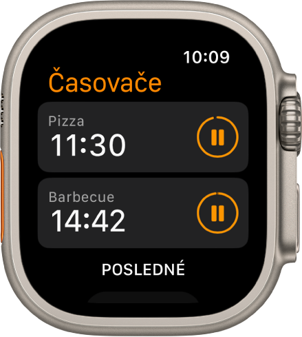 Dva časovače v apke Časovače. Navrchu je časovač s názvom „Pizza“. Pod ním je časovač s názvom „Barbecue“. Každý z časovačov zobrazuje pod svojím názvom zostávajúci čas a napravo tlačidlo pozastavenia. V spodnej časti obrazovky je tlačidlo Posledné.
