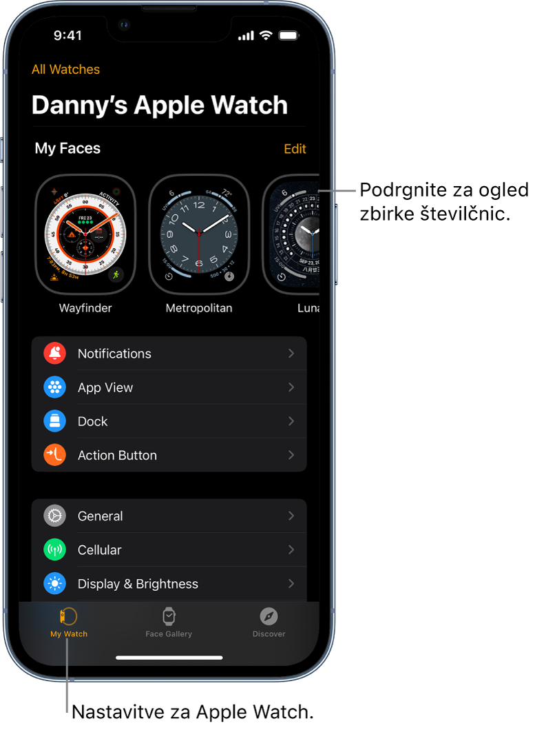 Aplikacija Apple Watch v napravi iPhone z odprtim zaslonom My Watch (Moja ura), na katerem so na vrhu številčnice in spodaj nastavitve. Na dnu zaslona aplikacije Apple Watch so trije zavihki: levi zavihek je My Watch (Moja ura), kjer najdete nastavitve za Apple Watch; naslednji je Face Gallery (Galerija številčnic), kjer lahko izberete številčnice in pripomočke, ki so na voljo; nato je Discover (Odkrij), kjer lahko izveste več o uri Apple Watch.