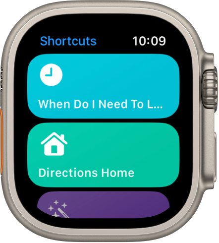 Aplikacija Shortcuts (Bližnjice) v uri Apple Watch prikazuje dve bližnjici — When Do I Need To Leave (Kdaj moram oditi) in Directions Home (Navodila za pot domov)