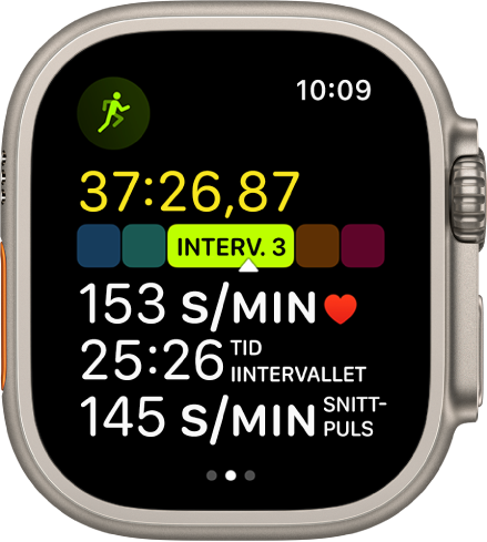En pågående löpträning visar träningens förflutna tid, pulsintervallet du befinner dig i, puls, tid i intervallet och snittpuls.
