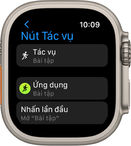 Màn hình Nút tác vụ trên Apple Watch Ultra đang hiển thị Bài tập là ứng dụng và tác vụ được chỉ định. Nhấn nút Tác vụ một lần sẽ mở ứng dụng Bài tập.