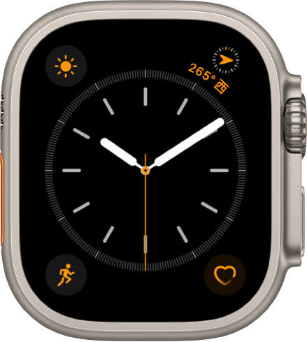 「簡約」錶面，你可以調整秒針的顏色並調整錶盤的數字及刻度。共顯示四個複雜功能：「天氣概況」位於左上方、「指南針面向」位於右上方、「體能訓練」位於左下方，以及「心率」位於右下方。