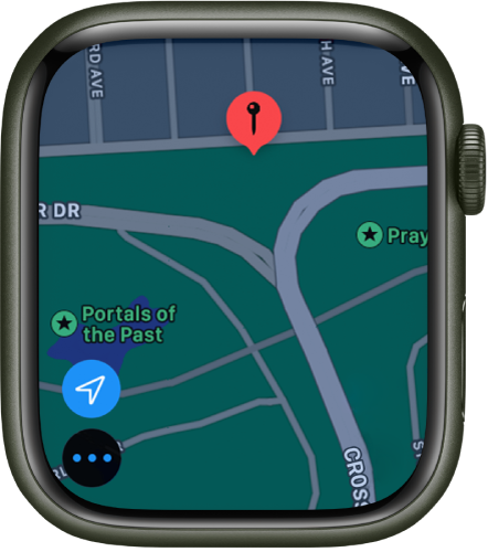 تطبيق الخرائط يعرض خريطة موضوع عليها دبوس أحمر، والذي يمكن استخدامه للحصول على العنوان التقريبي لأي نقطة على الخريطة، أو استخدامه كوجهة للاتجاهات.
