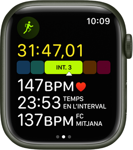 Pantalla d’un entrenament de córrer en curs que mostra el temps transcorregut, la zona en la qual et trobes, la freqüència cardíaca, el temps passat en la zona actual i la freqüència cardíaca mitjana.