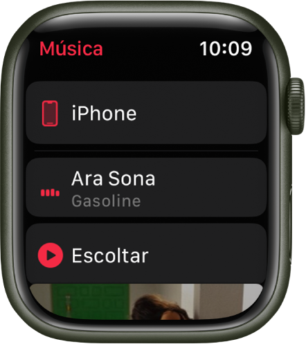 L’app Música mostra els botons “A l’iPhone”, “S’està reproduint” i Escoltar en una llista. Desplaça’t cap avall per veure les il·lustracions d’àlbum.