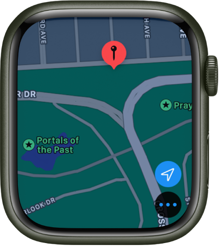 Aplikace Mapy zobrazující mapu s červeným špendlíkem, který se dá použít k získání přibližné adresy místa nebo jako cílový bod trasy.