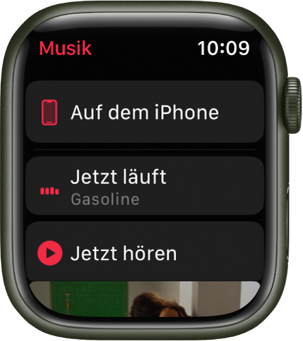 Die App „Musik“ zeigt eine Liste mit den Tasten „Auf dem iPhone“, „Jetzt läuft“ und „Jetzt hören“. Scrolle nach unten, um das Albumcover zu sehen.