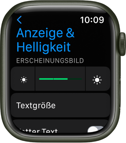 Die Einstellung „Anzeige & Helligkeit“ auf der Apple Watch: Oben befindet sich der Regler „Helligkeit“ und darunter die Taste „Textgröße“.