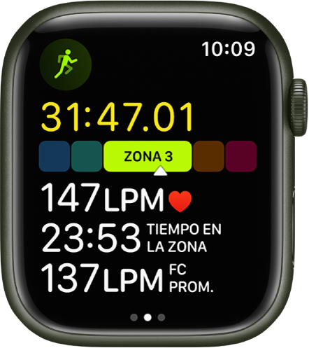 La app Entrenamiento muestra una carrera al aire libre en progreso. Se muestra una lista de análisis en la pantalla. En la lista aparecen el tiempo transcurrido, las zonas de frecuencia cardiaca, la frecuencia cardiaca, el tiempo en la zona y la frecuencia cardiaca promedio.