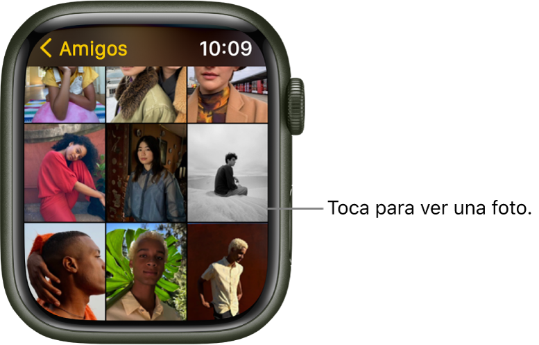 La pantalla principal de la app Fotos en el Apple Watch con varias fotos en una cuadrícula.