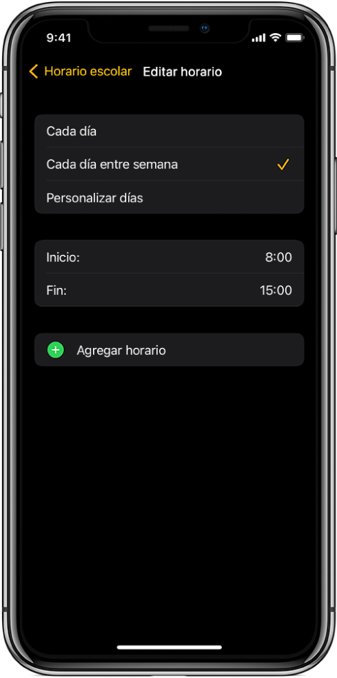 Un iPhone mostrando la pantalla Editar horario para Horario escolar. Las opciones Cada día, Entre semana y Personalizar días se muestran arriba, y la opción Entre semana está seleccionada. Las horas de inicio y fin están en el centro de la pantalla y el botón Agregar hora está debajo.