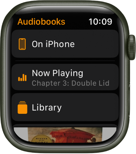 Apple Watchi kuva Audiobooks, mille ülaosas kuvatakse nupp On iPhone, selle all nuppe Now Playing ja Library ning allosas audioraamatute kaasi.
