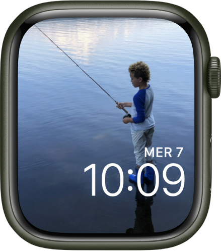 Le cadran Photos affiche une photo de votre album photo synchronisé. La date et l’heure sont affichées en bas à droite.