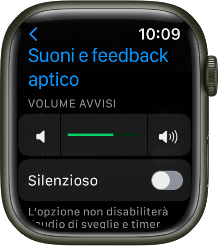 Le impostazioni “Suoni e feedback aptico” su Apple Watch, con il cursore “Volume avvisi” in alto e l'interruttore Silenzioso sotto.