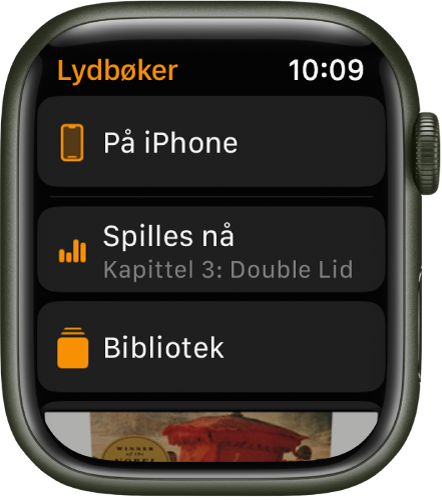 Apple Watch som viser Lydbøker-skjermen med På iPhone-knappen øverst, Spilles nå- og Bibliotek-knappene under og en del av forsiden på en lydbok nederst.