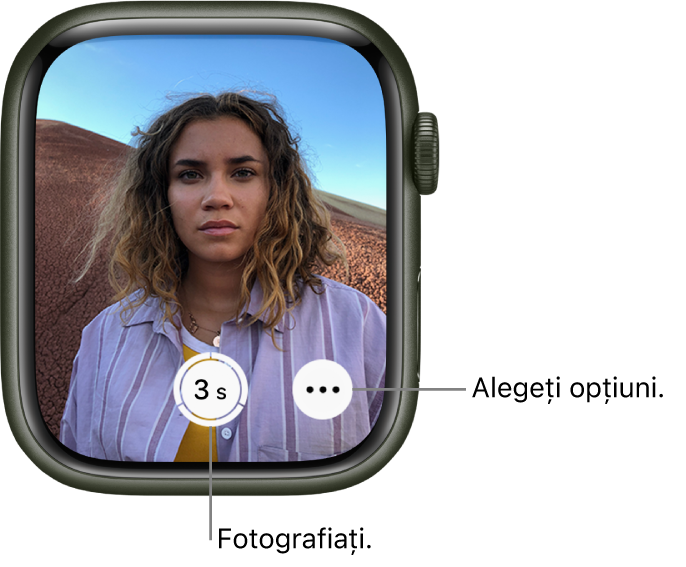 În timp ce este utilizat drept telecomandă pentru cameră, ecranul Apple Watch-ului afișează ce este în vizorul camerei iPhone-ului. Butonul Fotografiați este în centru jos, având în dreapta butonul Mai multe opțiuni. Dacă ați făcut o poză, butonul Vizualizor poză se află în partea stângă jos.