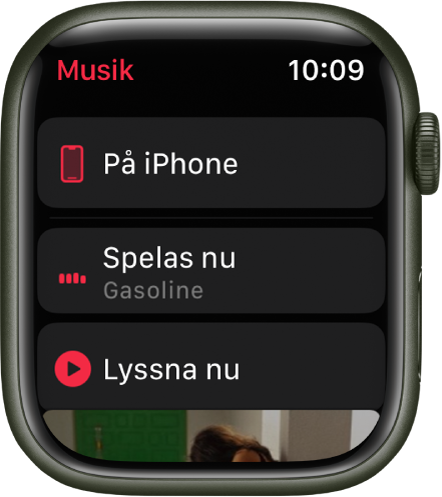 Appen Musik visar knapparna På iPhone, Spelas nu och Lyssna nu i en lista. Rulla nedåt så visas bildmaterial för album.