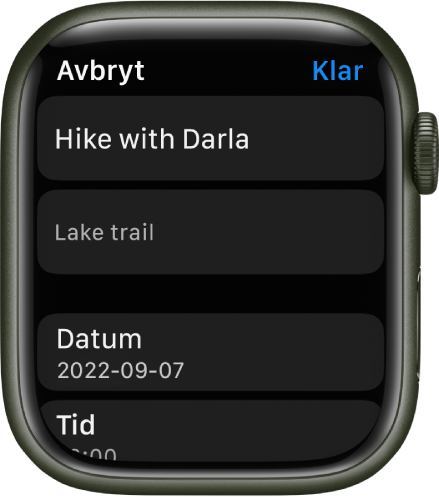 Ändringsskärmen i appen Påminnelser på Apple Watch. Påminnelsens namn är överst med en beskrivning nedanför. I nederkanten finns datumet och tiden som påminnelsen är schemalagd att visas. Knappen Klar finns överst till höger.
