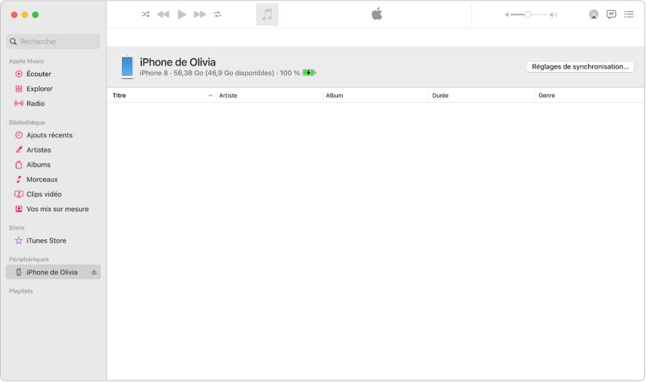 La fenêtre Musique avec un appareil (iPhone de Julie) dans la barre latérale. Le bouton « Réglages de synchronisation » dans le coin supérieur droit permet d’ouvrir le Finder.