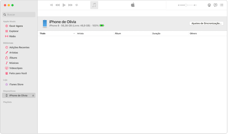 Janela do app Música com um dispositivo (iPhone de Júlia) na barra lateral. O botão Ajustes de Sincronização no canto superior direito abre o Finder.
