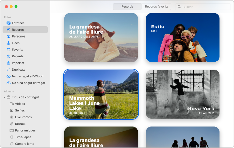 Finestra de l’app Fotos en què es mostra l’àlbum Records a la barra lateral i els records a la dreta.