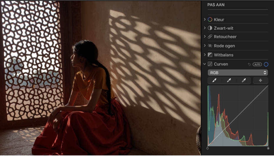 Speciaal Promoten routine Curve-aanpassingen toepassen op een foto in Foto's op de Mac - Apple  Support (NL)