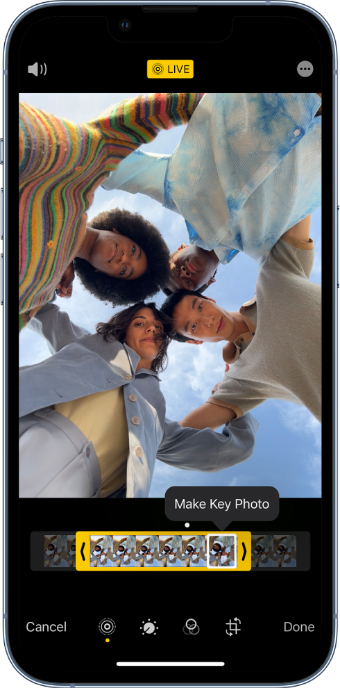 Live Photos là một tính năng độc đáo của iPhone và khi nắm vững kỹ năng chỉnh sửa Live Photos, bạn sẽ làm cho chúng trở nên đẹp hơn. Hướng dẫn chỉnh sửa Live Photos trên iPhone - Hỗ trợ Apple sẽ giúp bạn tự tin chỉnh sửa các bức ảnh, thêm hiệu ứng và cầm chắc giúp chúng trông chuyên nghiệp hơn. Hãy xem hình ảnh liên quan để trở thành một chỉnh sửa viên Live Photos chuyên nghiệp trên iPhone của bạn!