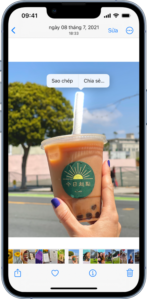 Apple Vietnam giới thiệu ứng dụng tách ảnh khỏi nền, giúp bạn tạo ra những bức ảnh cực kỳ đẹp mắt chỉ với vài thao tác đơn giản. Ứng dụng được thiết kế để giúp người dùng có được trải nghiệm chỉnh sửa hình ảnh đầy sáng tạo và tiện lợi.