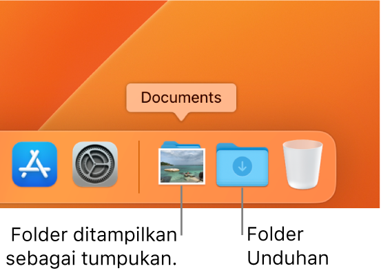 Ujung kanan Dock menampilkan folder yang ditampilkan sebagai tumpukan dan folder Unduhan ditampilkan sebagai folder.