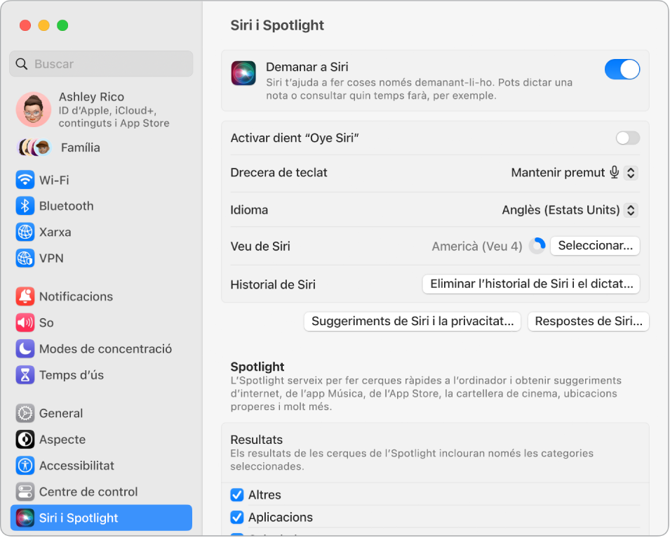 La finestra de configuració de Siri amb l’opció “Demanar a Siri” seleccionada, i també diverses opcions per personalitzar Siri a la dreta.