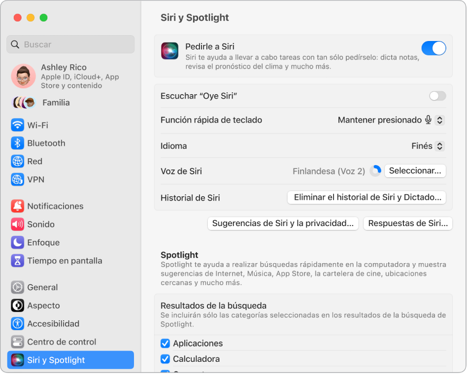 La ventana de configuración de Siri con la opción Pedirle a Siri seleccionada, así como varias opciones para personalizar Siri en la derecha