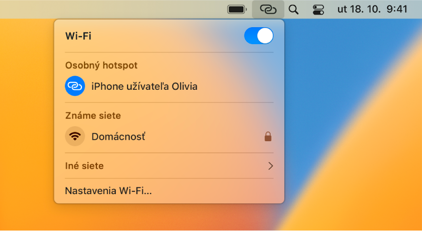 Obrazovka Macu s menu Wi-Fi, v ktorom je znázornené Zdieľanie internetu pripojené k iPhonu.