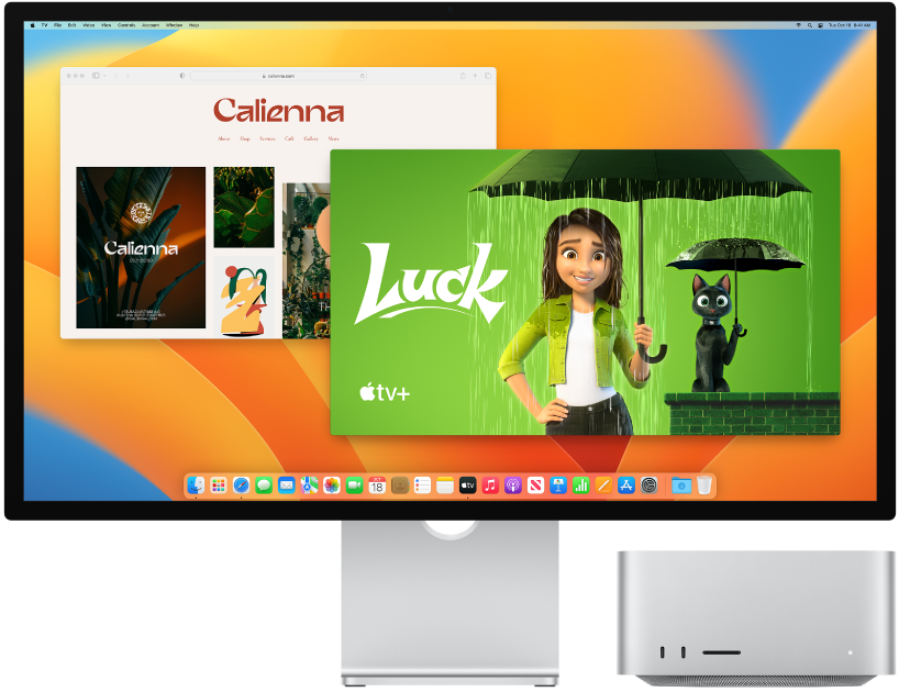 „Mac Studio“ šalia monitoriaus.
