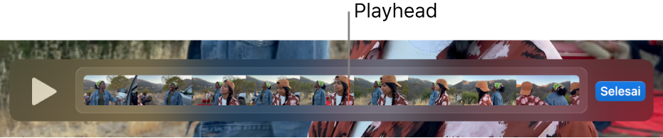 Klip dalam jendela QuickTime Player, dengan playhead di dekat pusat klip.