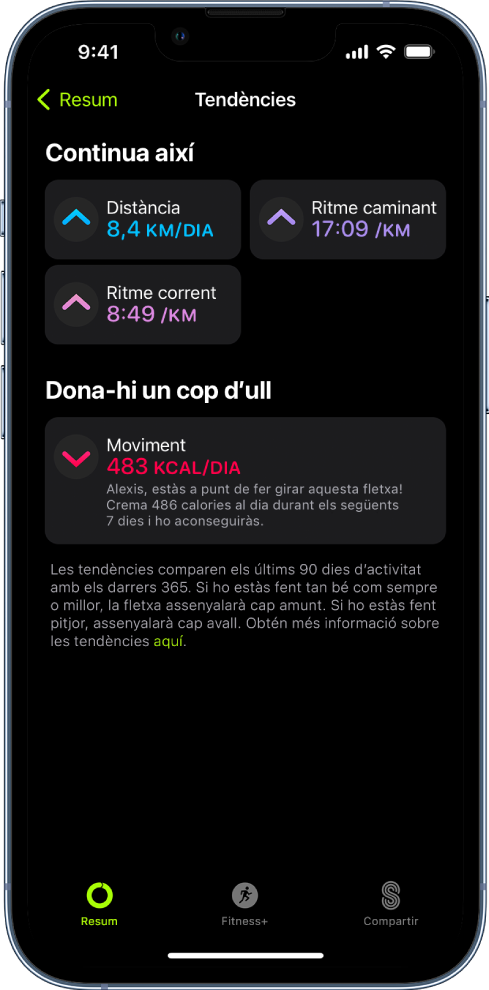 Pantalla de tendències de l’app Fitnes que mostra paràmetres de distància, ritme caminant, ritme corrent i calories actives cremades.
