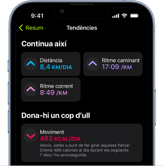 Pantalla Tendències de l’app Fitnes que mostra paràmetres de distància, ritme caminant, ritme corrent i calories actives cremades.