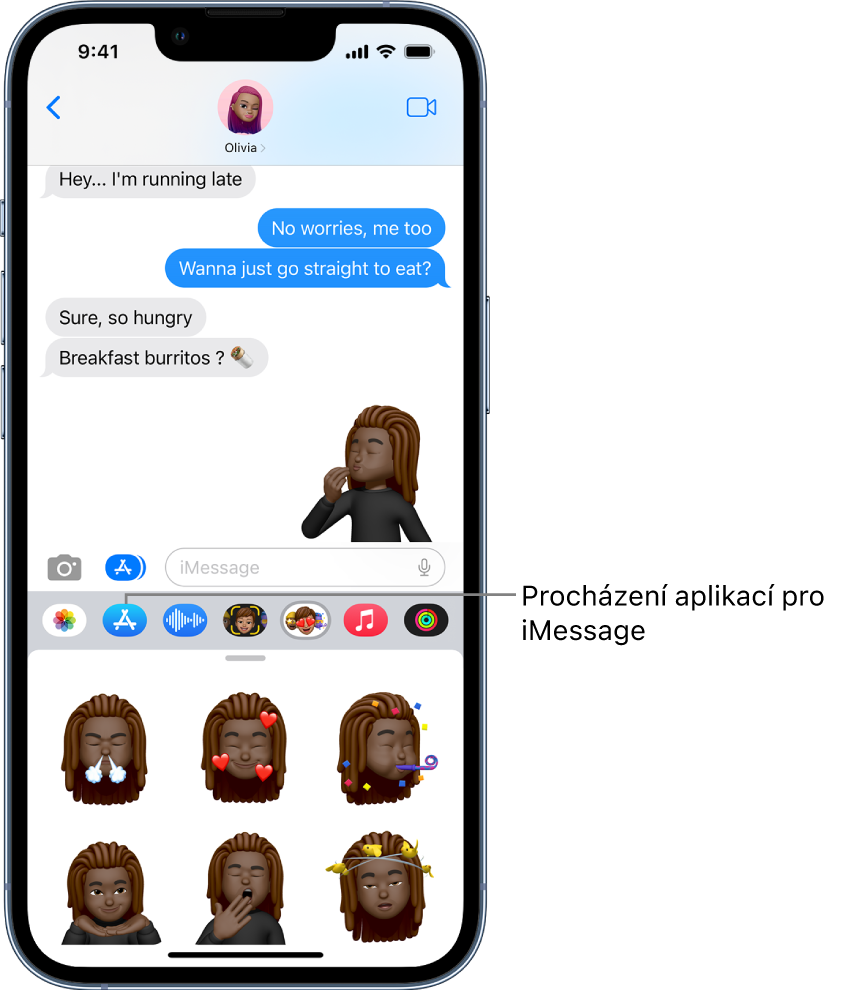 Konverzace v aplikaci Zprávy s vybranou ikonou aplikace Memoji pro službu iMessage; v dolní části displeje jsou vidět nálepky s memoji