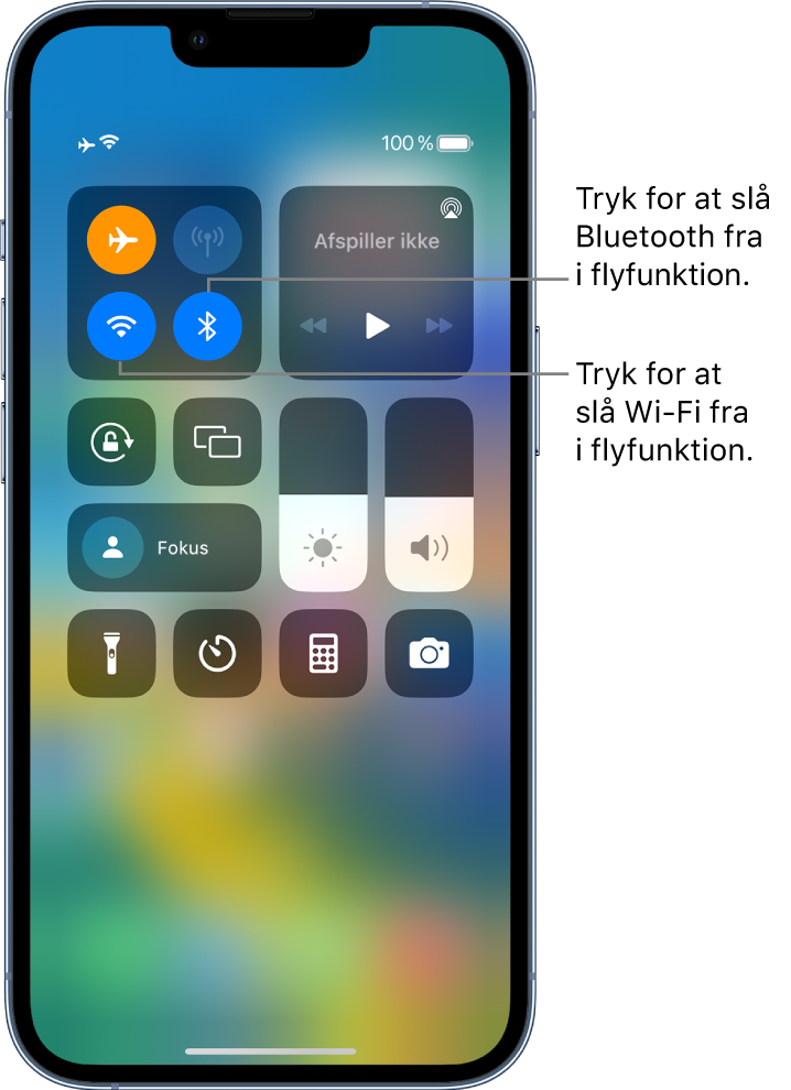 Kontrolcenter med Flyfunktion slået til. I den øverste venstre gruppe med betjeningsmuligheder findes knappen Wi-Fi (nederst til venstre) og knappen Bluetooth (nederst til højre).