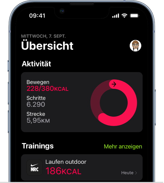 Der Bildschirm „Übersicht“ in der App „Fitness“ mit den Bereichen „Aktivität“ und „Trainings“.