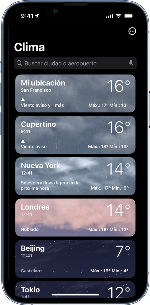 Una lista de ciudades que muestra la hora, la temperatura actual y el pronóstico de las temperaturas máxima y mínima. En la parte superior de la pantalla se encuentra el campo de búsqueda y, en la esquina superior derecha está el botón Más.
