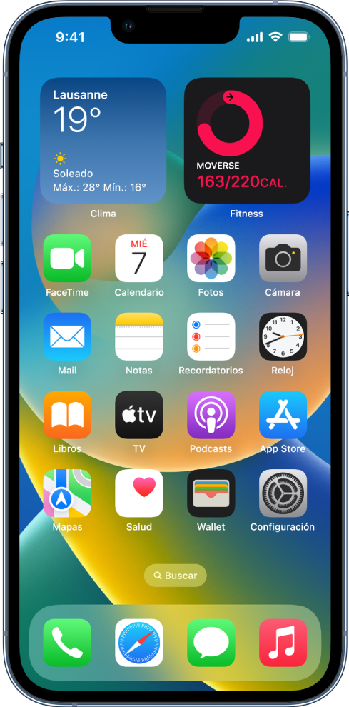 Pantalla de inicio con varios íconos de apps, incluyendo el ícono de la app Configuración, que puedes tocar para modificar el nivel del volumen del iPhone, el brillo de la pantalla y más.