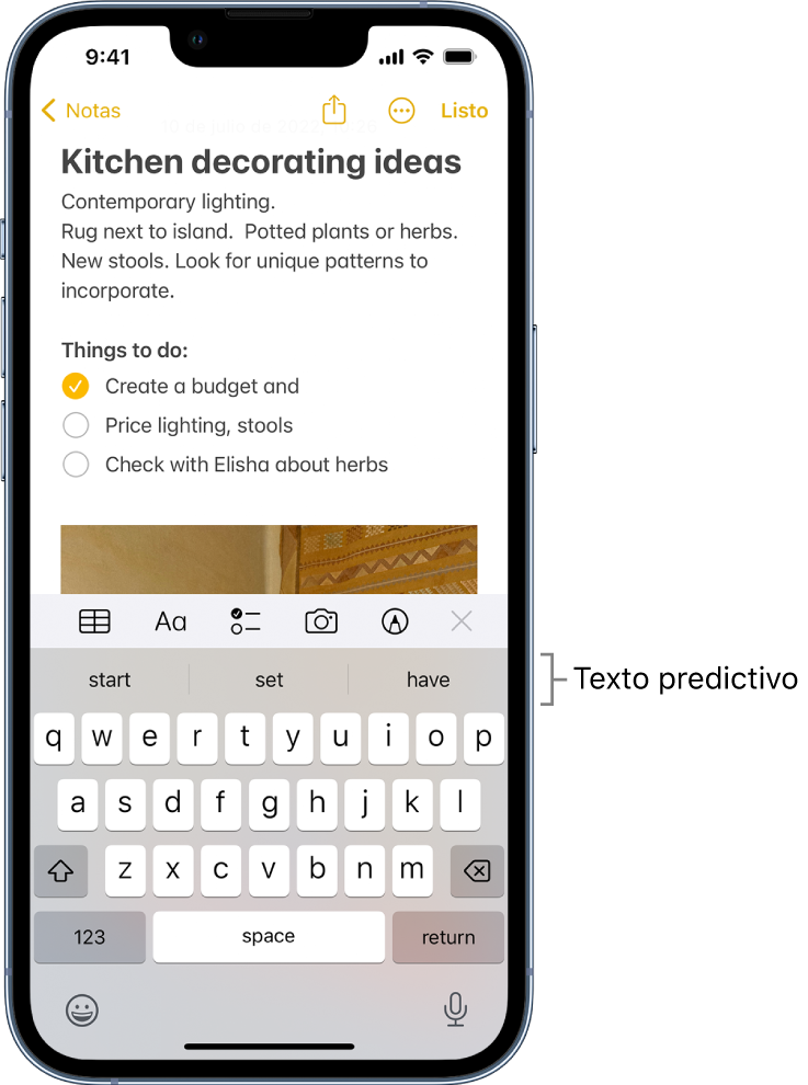 Una nota en la app Notas mostrando que se edita una lista, con sugerencias para completar la siguiente palabra.