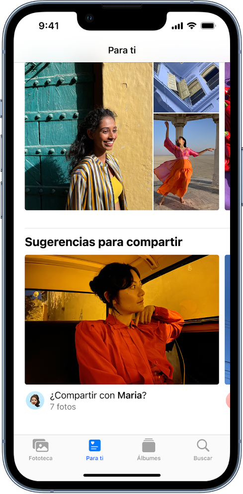 En la app Fotos, el botón Para ti está seleccionado en la parte inferior de la pantalla. La pantalla Se compartió contigo muestra una colección de sugerencias para compartir. Debajo de la foto sugerida para compartir se muestra el nombre del contacto con el que se sugiere compartirla, así como el número de otras fotos en la colección de sugerencias para compartir.