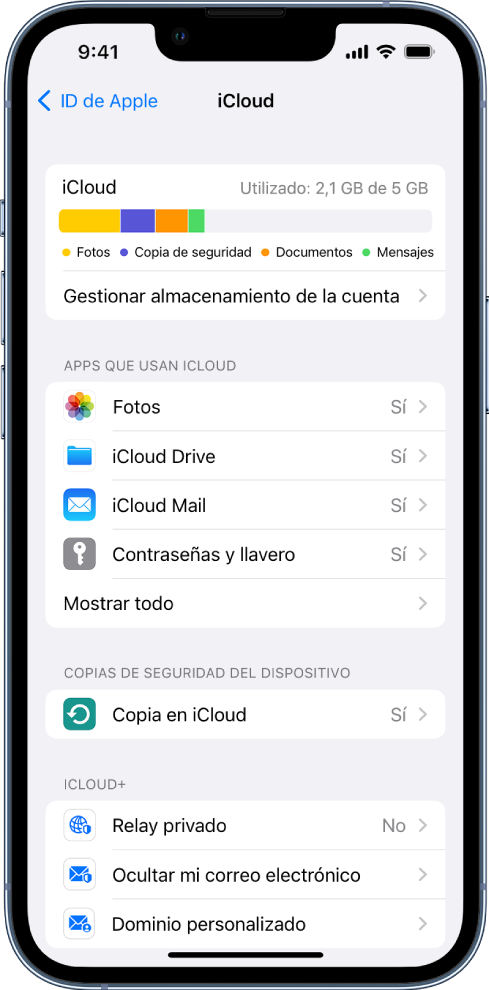 Pantalla de ajustes de iCloud con el medidor de almacenamiento en iCloud y una lista de apps y servicios, como Mail, Contactos y Mensajes, que se pueden utilizar con iCloud.