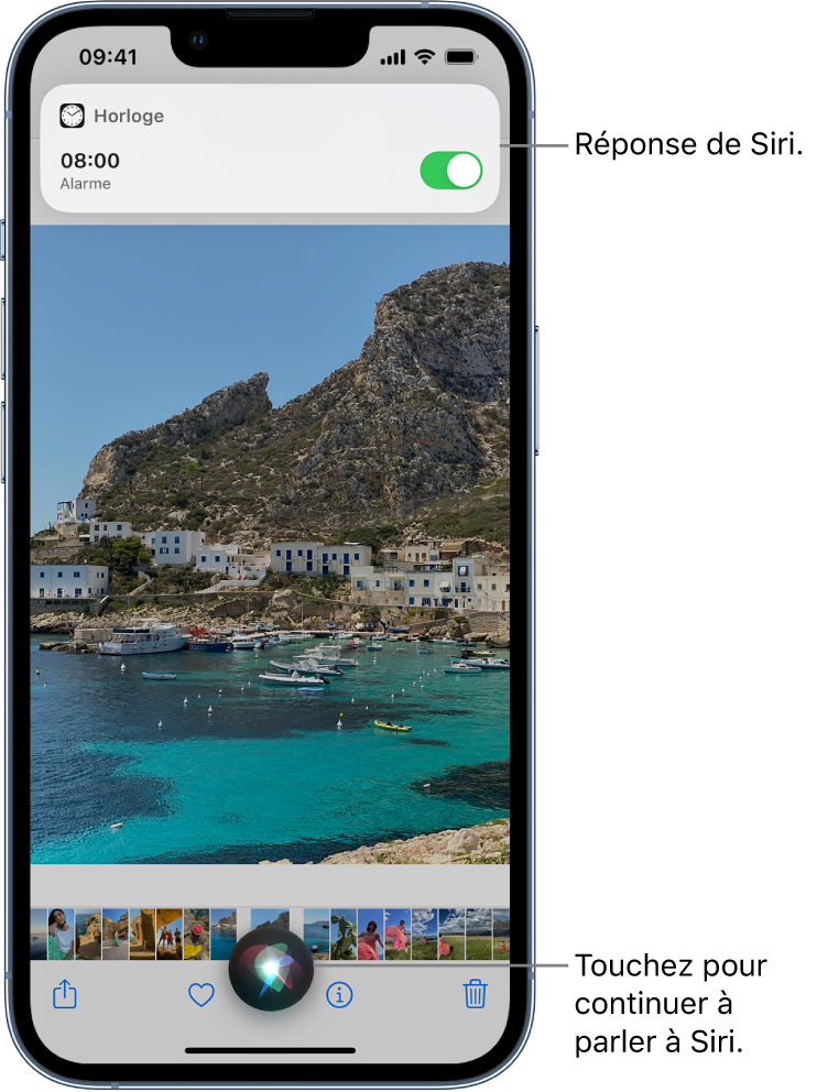 Siri sur l’écran de l’app Météo. Une notification de l’app Horloge indique qu’un réveil est activé pour 8 h. Un bouton en bas de l’écran permet de continuer à parler à Siri.