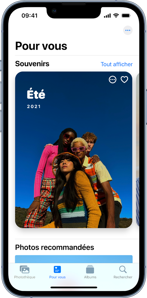 L’écran « Pour vous » affichant un souvenir. Dans le coin supérieur droit se trouve le bouton « Tout afficher », qui présente tous vos souvenirs.
