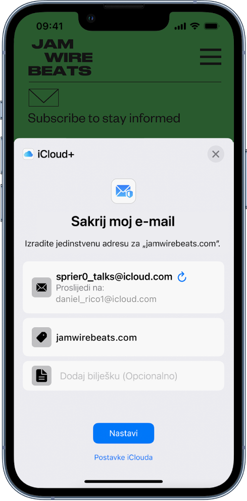 Na donjem dijelu zaslona prikazuje se opcija Sakrij moj e-mail za iCloud+. Navodi nasumično generirane e-mail, adresu za prosljeđivanje, URL web stranice i bilješku. Pri dnu zaslona nalaze se tipka Nastavi i link na postavke iClouda.